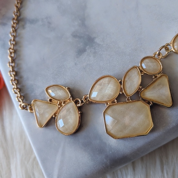 Nwt cream shimmer statement necklace - Picture 2 of 3